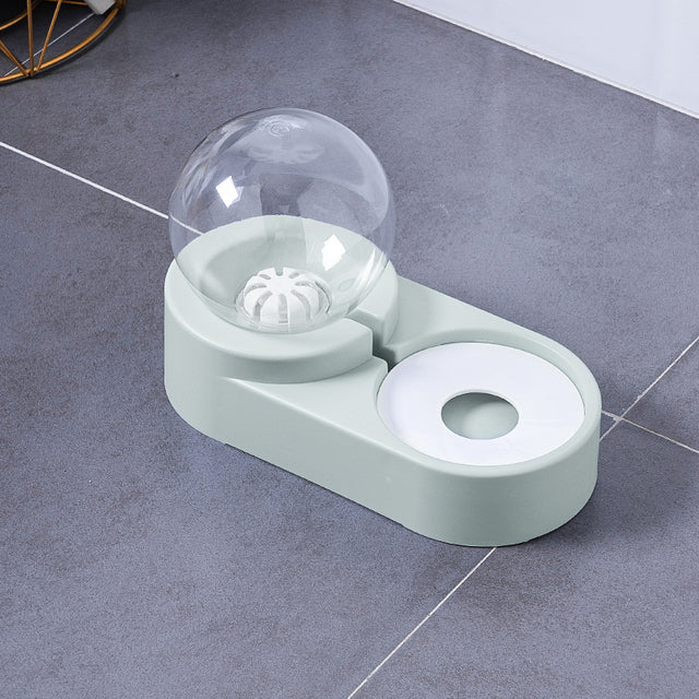 Pet Bubble Ball Automatic Feeder 60.87 oz Drinking Feeding Container